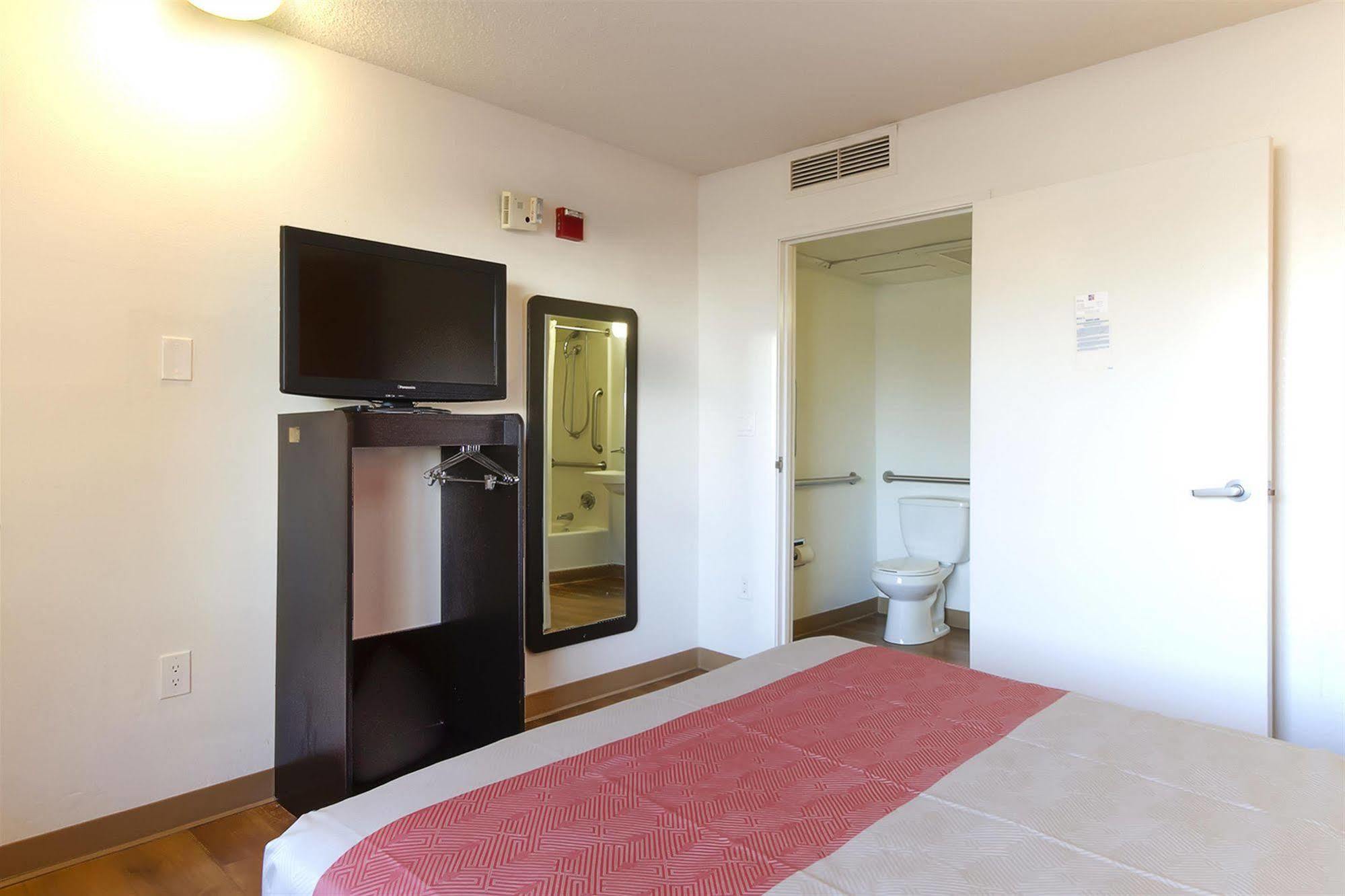 Motel 6-Capitol Heights, Md - Washington Largo Exteriör bild