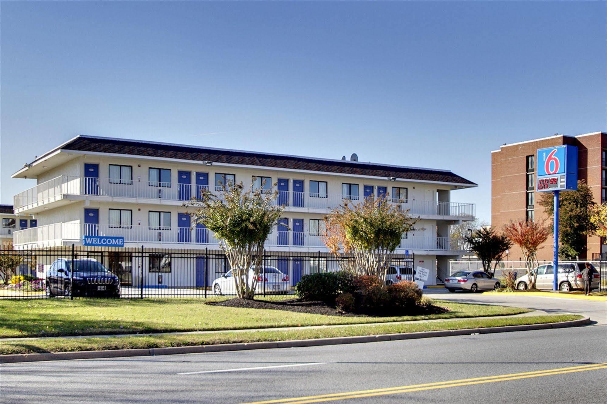 Motel 6-Capitol Heights, Md - Washington Largo Exteriör bild